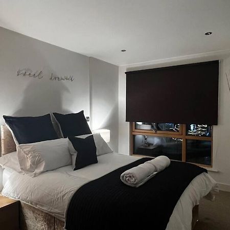 Leeds Clarence Dock 2 Bedroom Apt Eksteriør bilde
