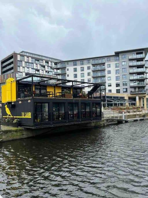 Leeds Clarence Dock 2 Bedroom Apt Eksteriør bilde