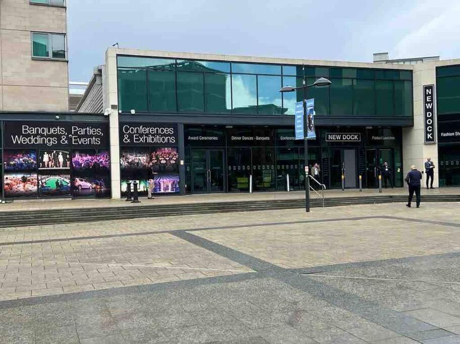 Leeds Clarence Dock 2 Bedroom Apt Eksteriør bilde
