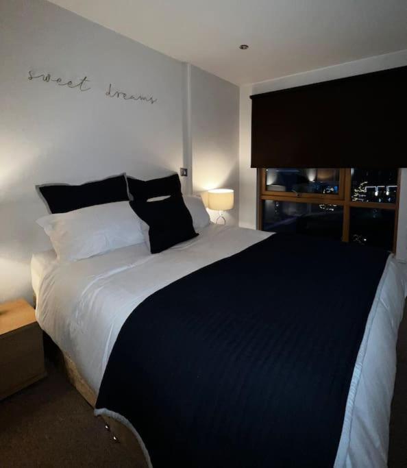 Leeds Clarence Dock 2 Bedroom Apt Eksteriør bilde