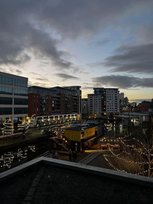 Leeds Clarence Dock 2 Bedroom Apt Eksteriør bilde