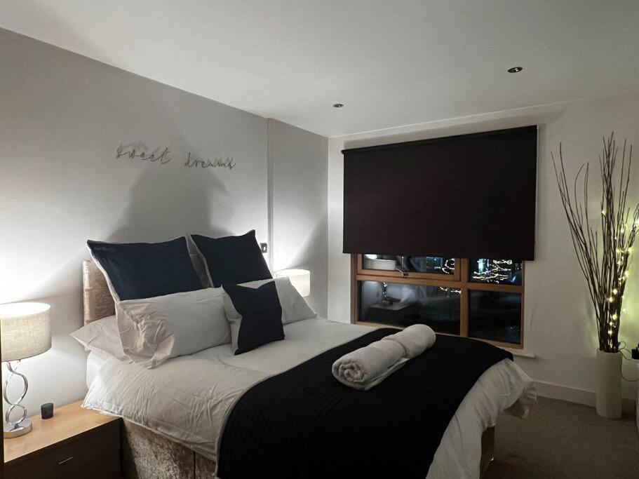 Leeds Clarence Dock 2 Bedroom Apt Eksteriør bilde